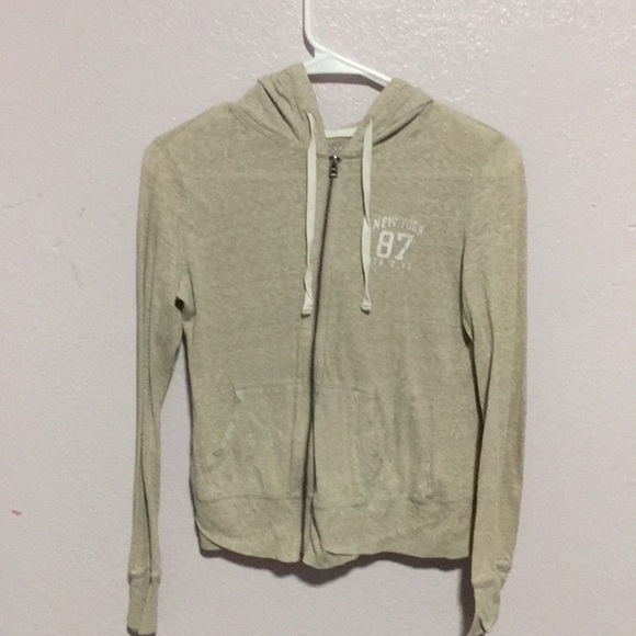 Tan sweater - Picture 1 of 1